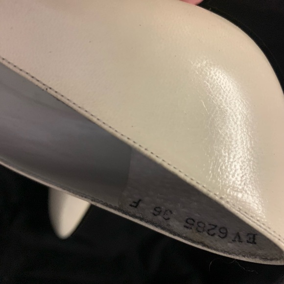 Yves Saint Laurent Beige Leather Pumps Size EU 36/ US 6 - Picture 13 of 15